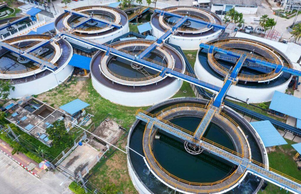 How Sludge Dewatering Equipment Enhances Wastewater Treatment Efficiency